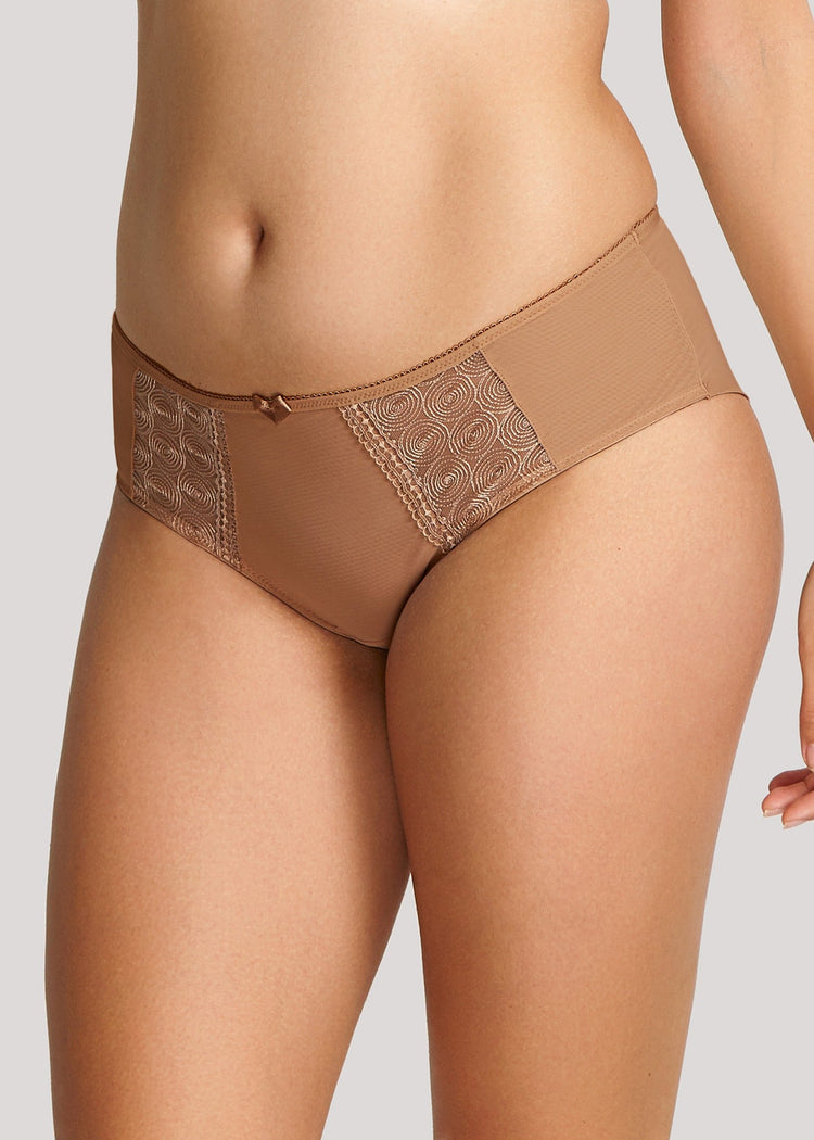 Model in Panache Cari Broekje Caramel voorzijde