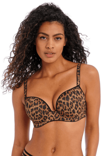 Model in Wild Side Plunge T-shirt BH Leopard Voorzijde
