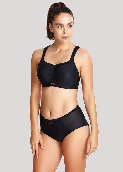 Model in Panache Sport setje Zwart