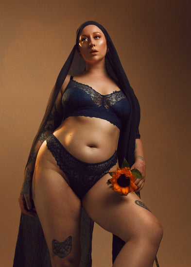 Superbra Model in Swirl Beugelloze Bralette Dark Teal voorzijde