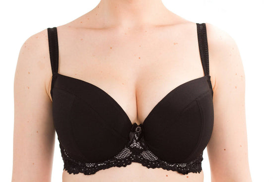 Model in S Leela Padded BH Zwart voorzijde